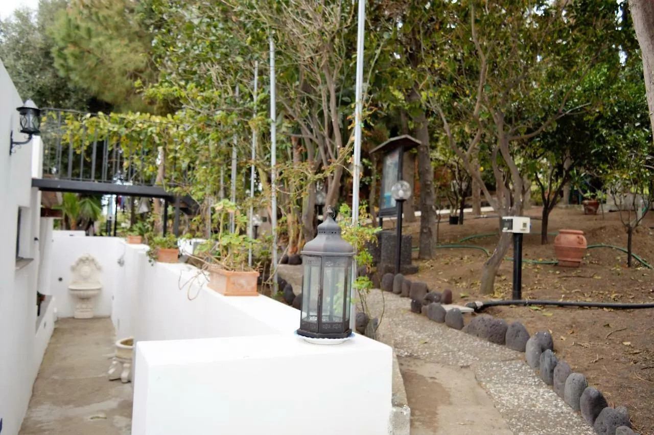 B&B Il Giardino Segreto Stromboli 3*,  Italy
