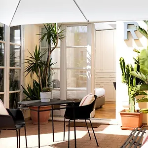 https://leopoldo-rooms.in-sardinia.net